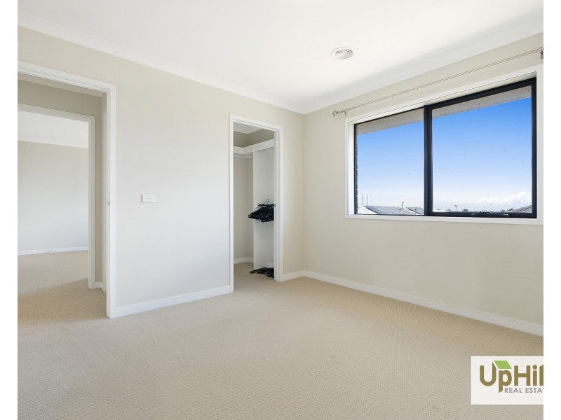 26 Serengeti Street, Clyde North VIC 3978