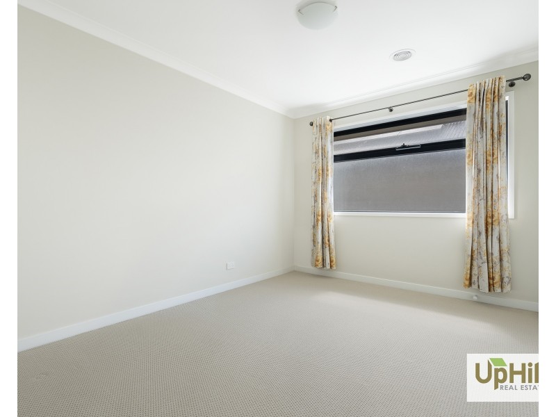 26 Serengeti Street, Clyde North VIC 3978