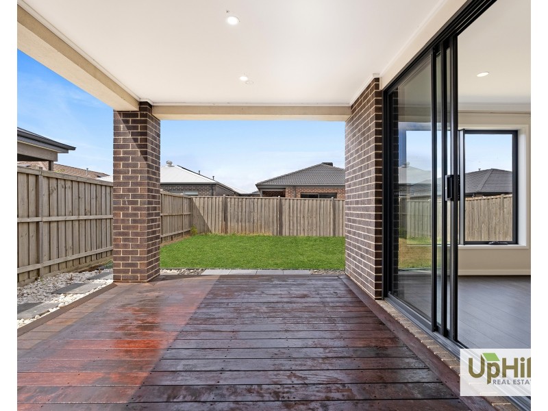 26 Serengeti Street, Clyde North VIC 3978