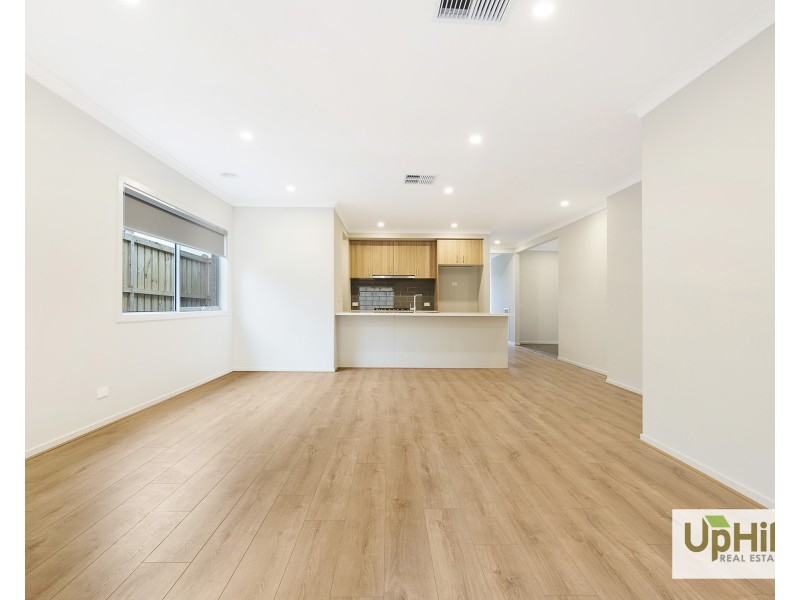 15 Bowfell Street, Officer VIC 3809