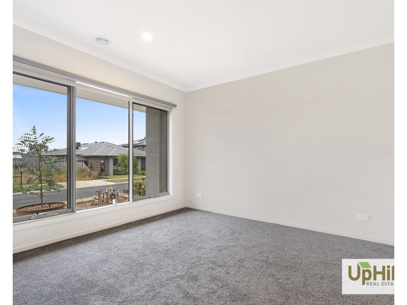 15 Bowfell Street, Officer VIC 3809
