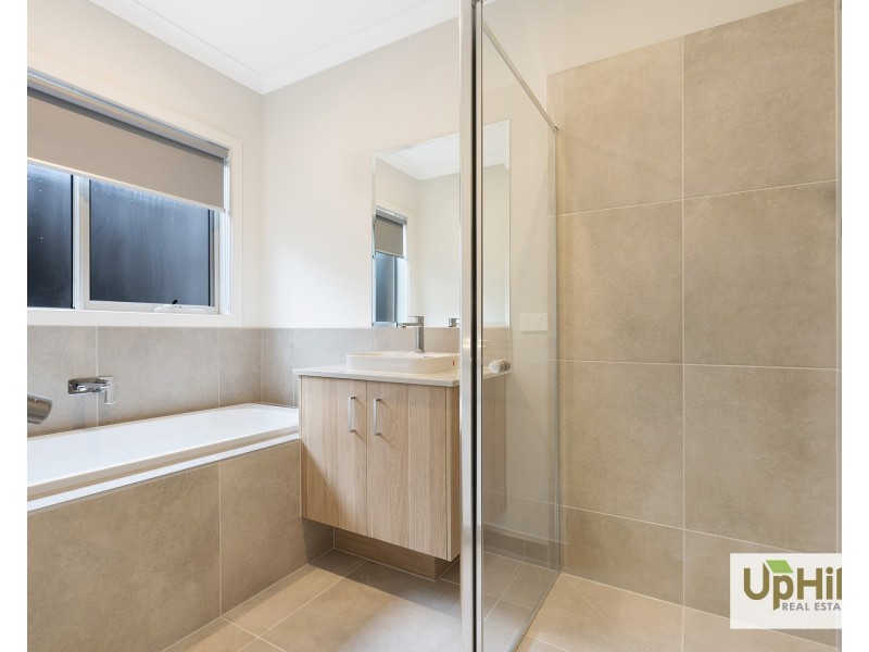 15 Bowfell Street, Officer VIC 3809