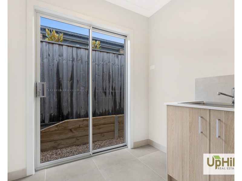 15 Bowfell Street, Officer VIC 3809