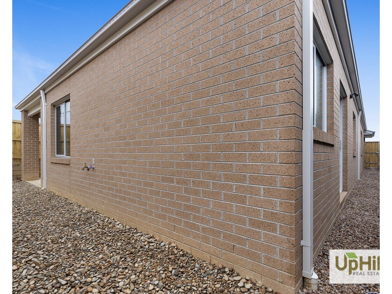 15 Bowfell Street, Officer VIC 3809