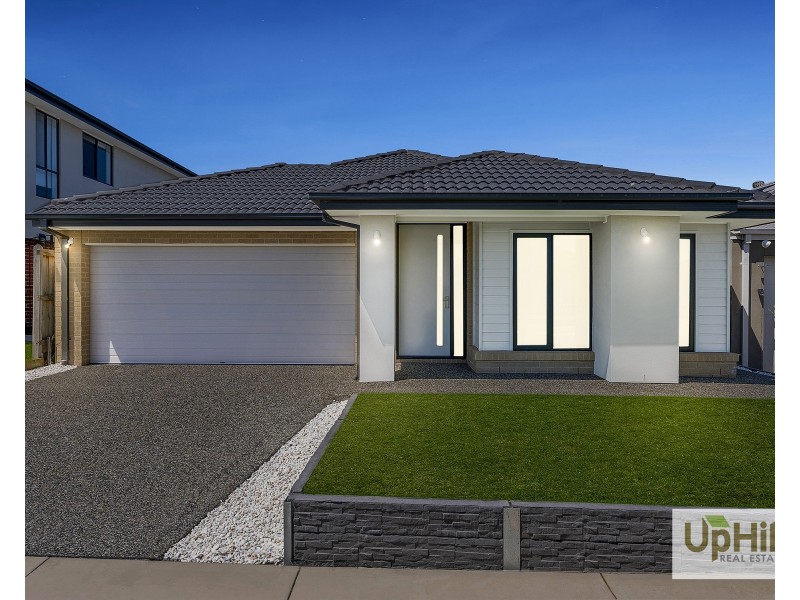 31 Vielo Circuit, Clyde North VIC 3978