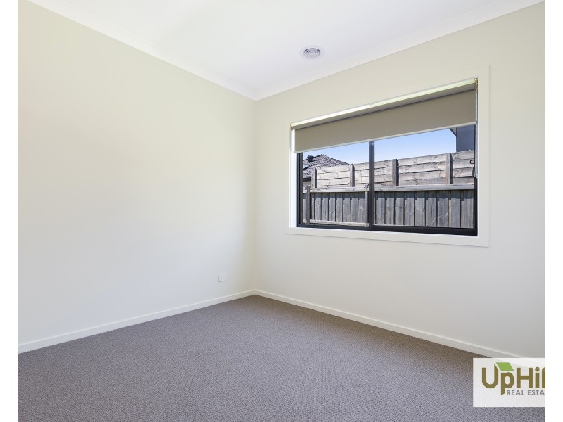 31 Vielo Circuit, Clyde North VIC 3978