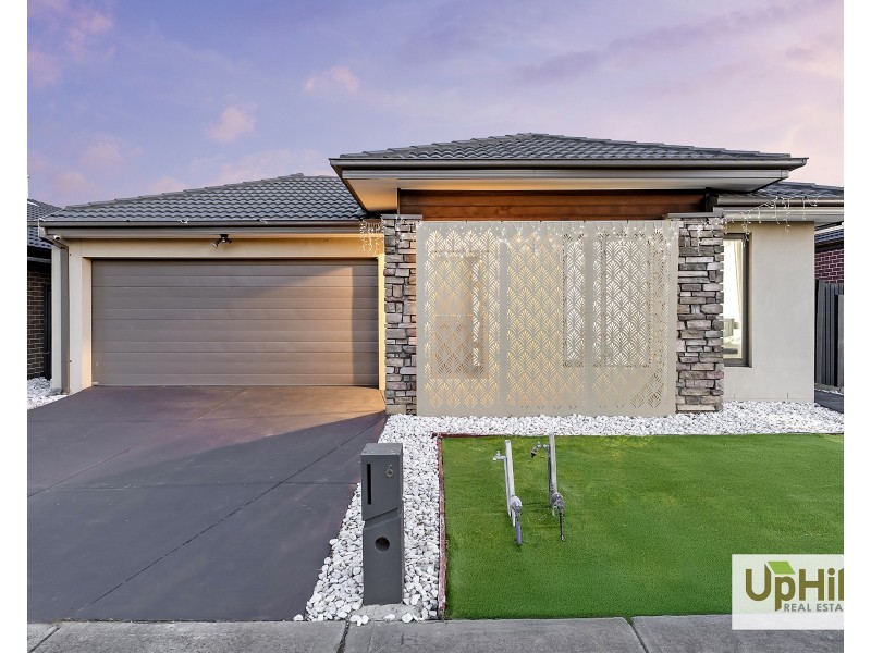 6 Carlyle Crescent, Clyde North VIC 3978