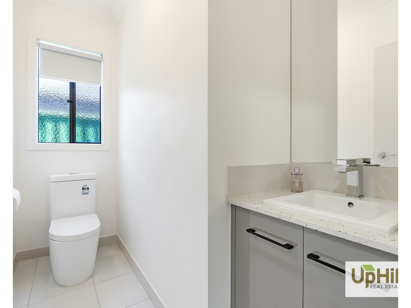 6 Carlyle Crescent, Clyde North VIC 3978