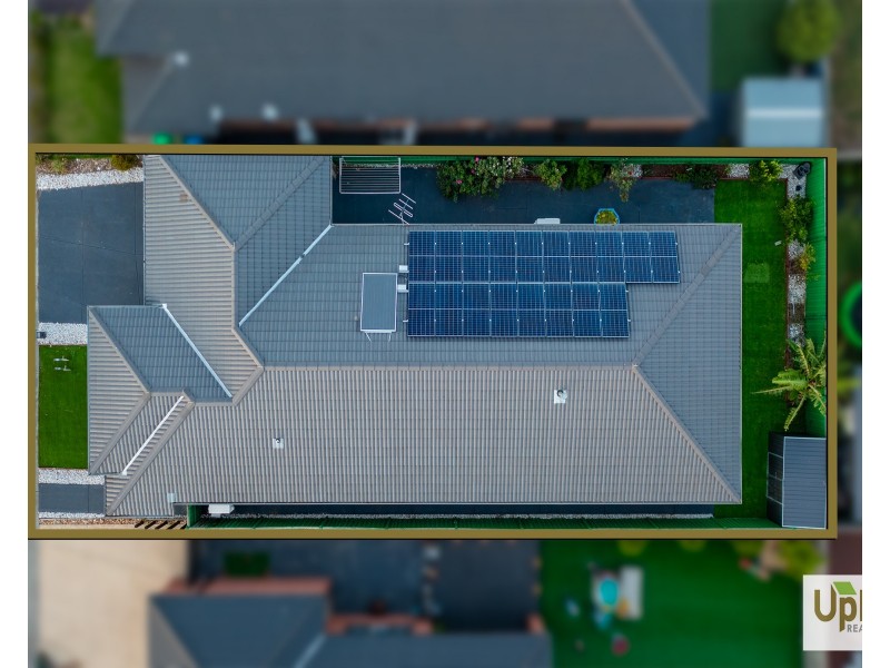 6 Carlyle Crescent, Clyde North VIC 3978