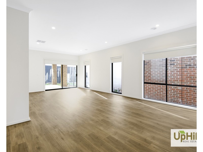 4 Eastview Terrace, Clyde VIC 3978