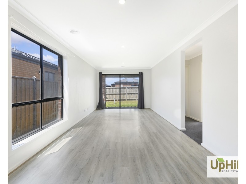 4 Towamba Avenue, Clyde VIC 3978