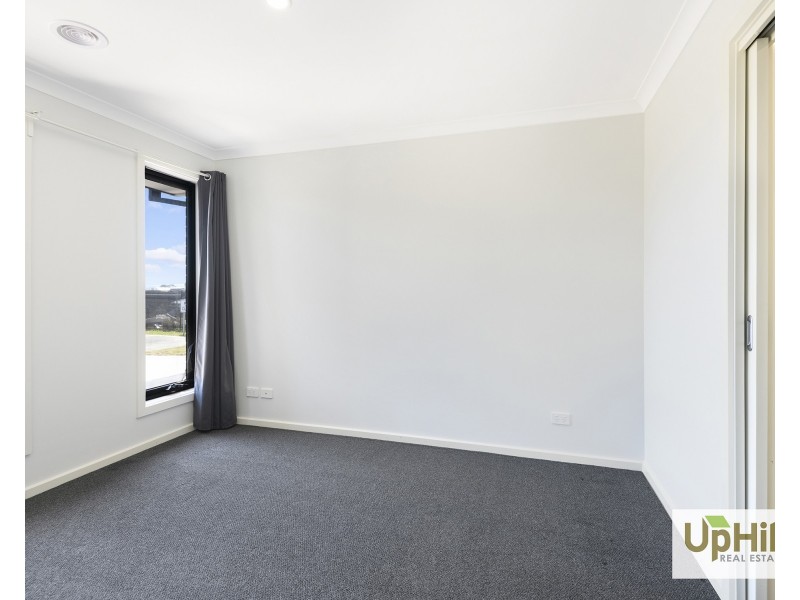 4 Towamba Avenue, Clyde VIC 3978