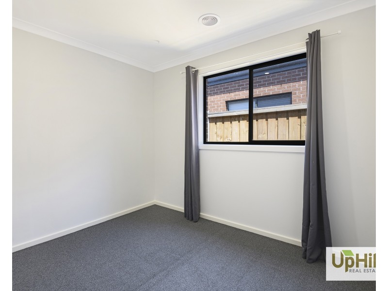 4 Towamba Avenue, Clyde VIC 3978