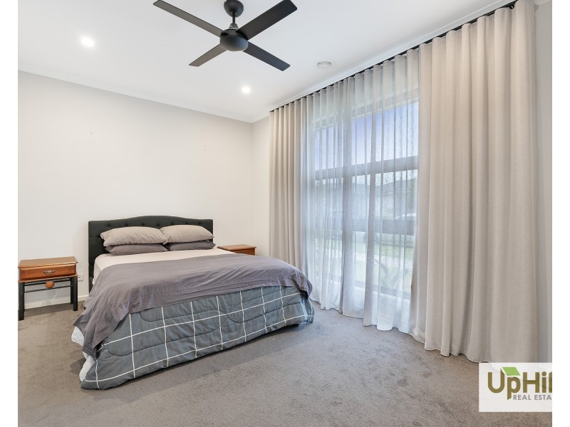 3 Bainton Avenue, Clyde VIC 3978