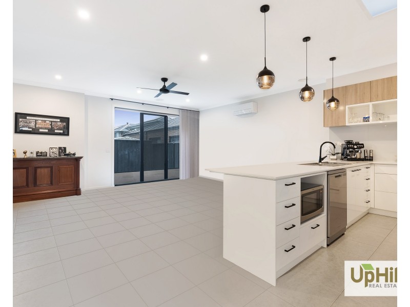 3 Bainton Avenue, Clyde VIC 3978