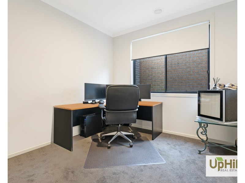 3 Bainton Avenue, Clyde VIC 3978