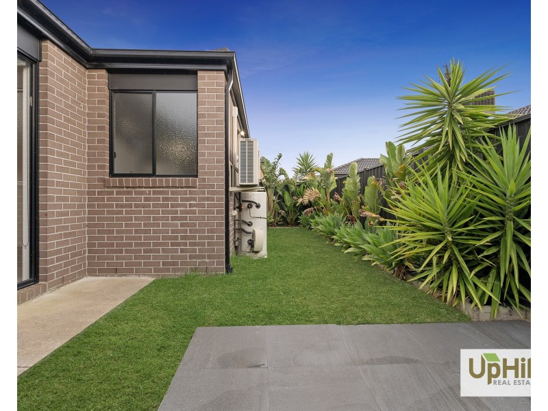 3 Bainton Avenue, Clyde VIC 3978