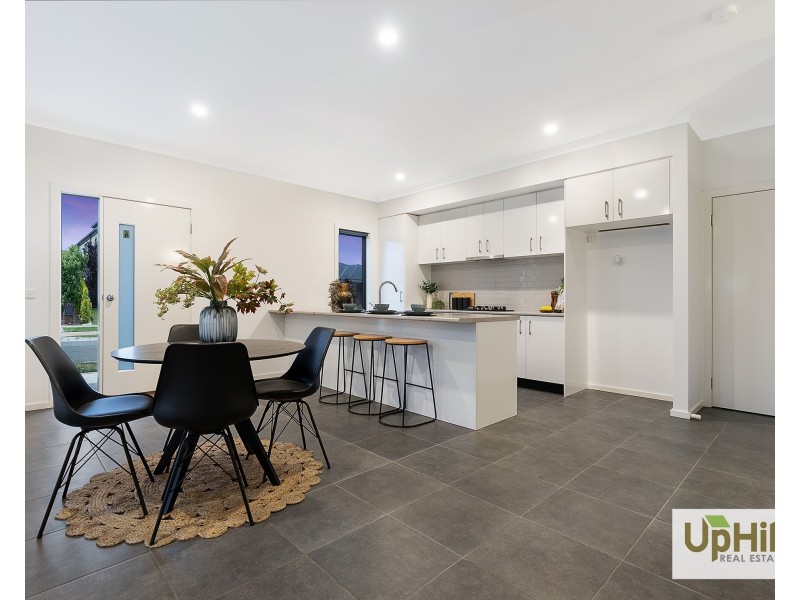 4S Mountjoy Circuit, Clyde North VIC 3978