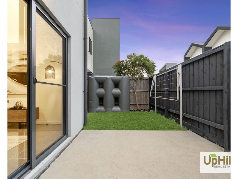 4S Mountjoy Circuit, Clyde North VIC 3978