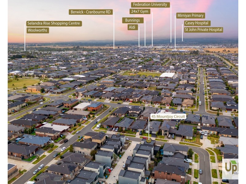 4S Mountjoy Circuit, Clyde North VIC 3978