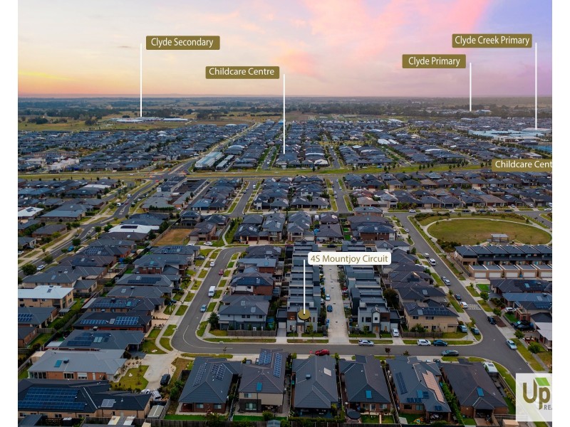 4S Mountjoy Circuit, Clyde North VIC 3978