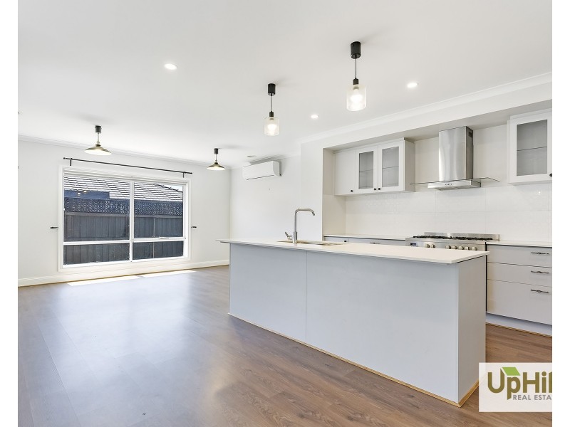 90 Newgrange Boulevard, Clyde North VIC 3978