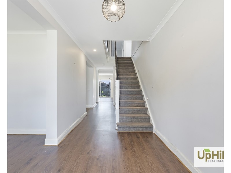 90 Newgrange Boulevard, Clyde North VIC 3978