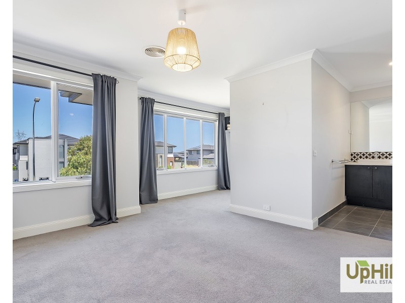 90 Newgrange Boulevard, Clyde North VIC 3978