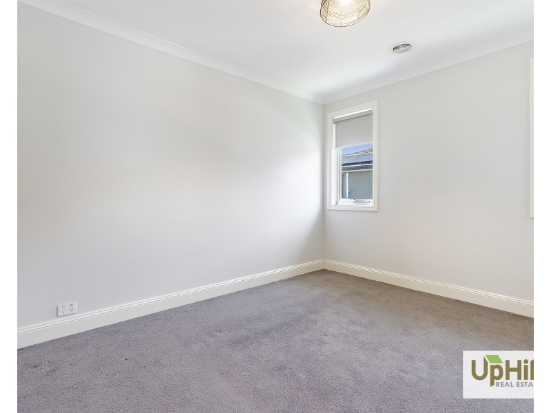 90 Newgrange Boulevard, Clyde North VIC 3978