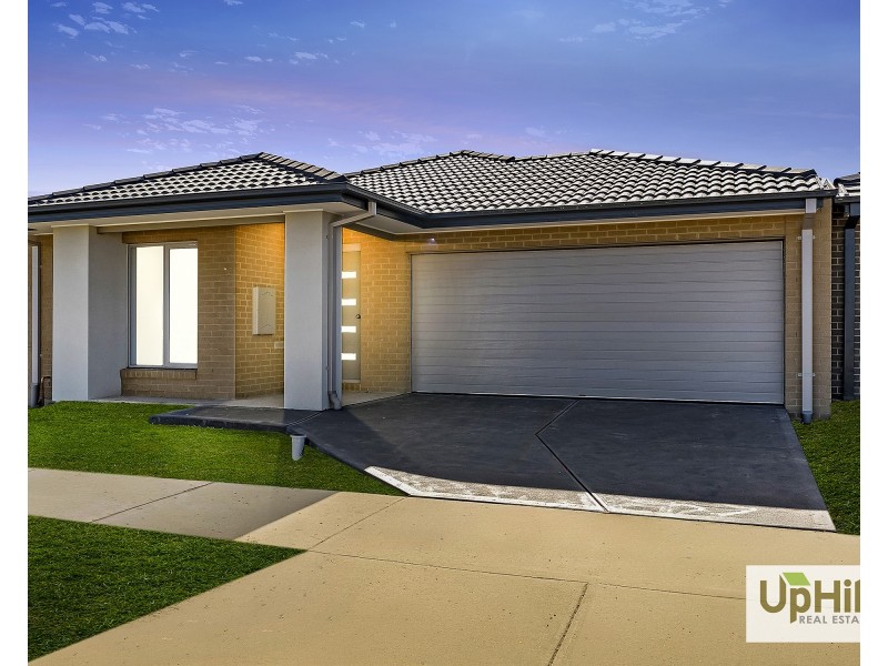 42 Carrera Crescent, Clyde VIC 3978