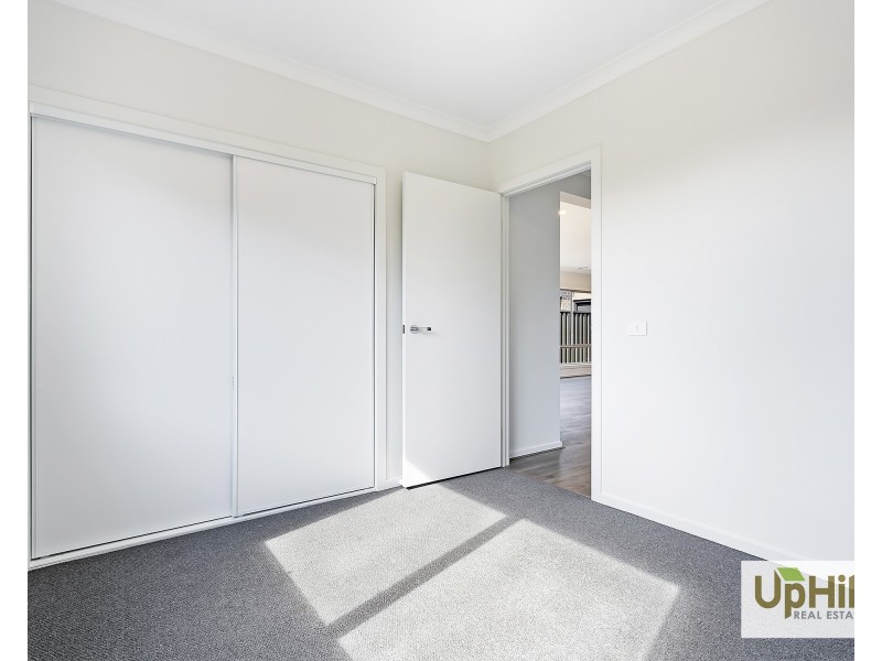 42 Carrera Crescent, Clyde VIC 3978