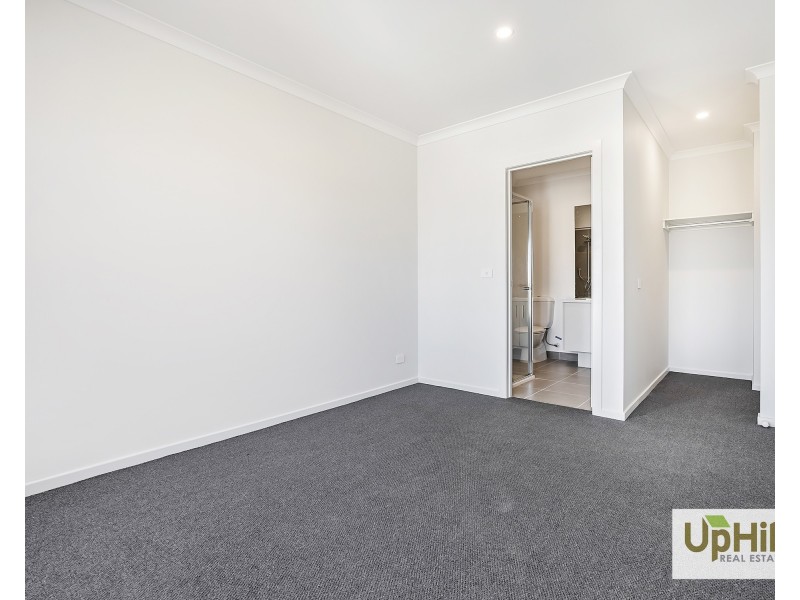 42 Carrera Crescent, Clyde VIC 3978