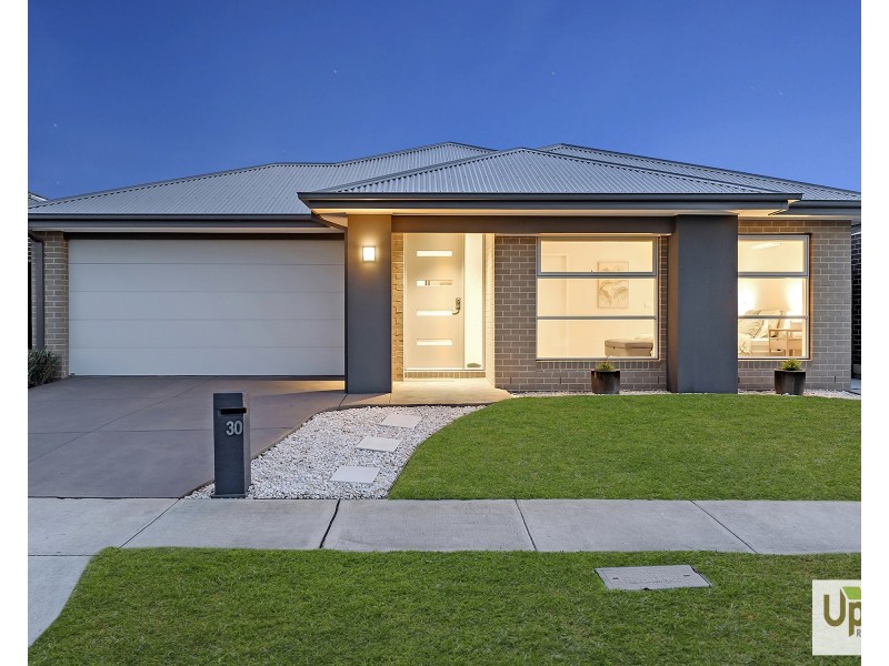 30 Shulze Drive, Clyde North VIC 3978