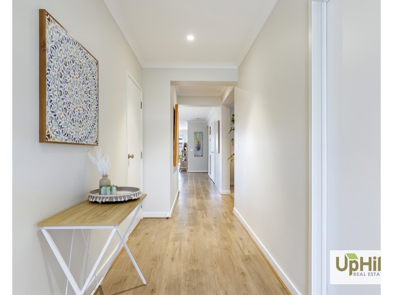30 Shulze Drive, Clyde North VIC 3978