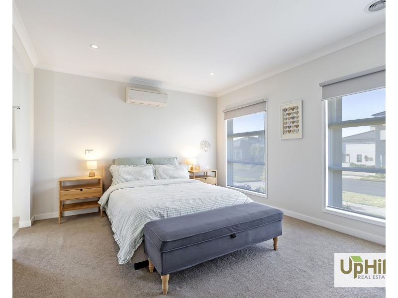 30 Shulze Drive, Clyde North VIC 3978