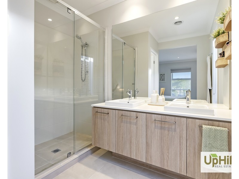 30 Shulze Drive, Clyde North VIC 3978