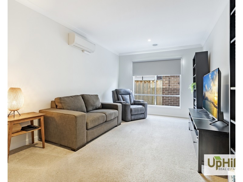 30 Shulze Drive, Clyde North VIC 3978