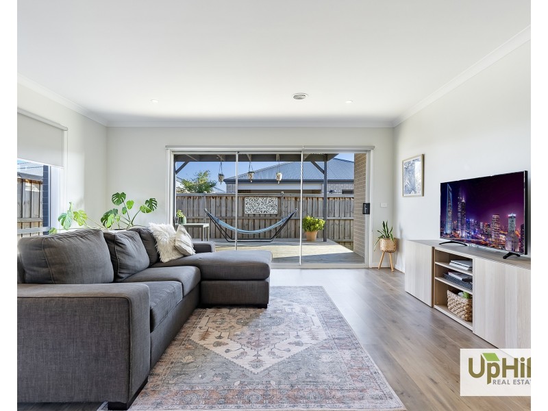 30 Shulze Drive, Clyde North VIC 3978