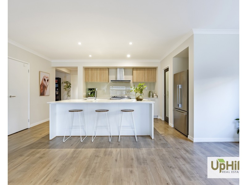 30 Shulze Drive, Clyde North VIC 3978