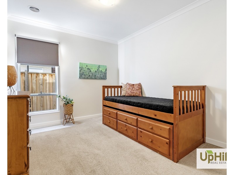 30 Shulze Drive, Clyde North VIC 3978