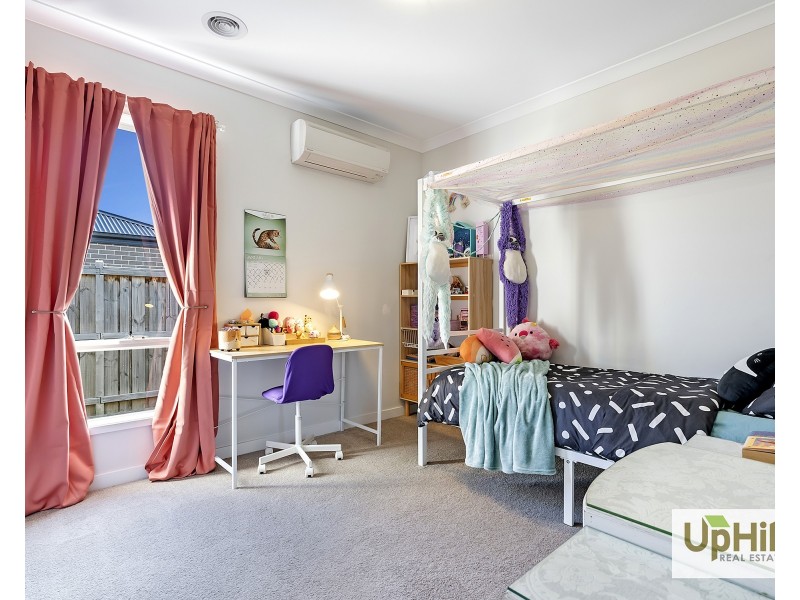 30 Shulze Drive, Clyde North VIC 3978