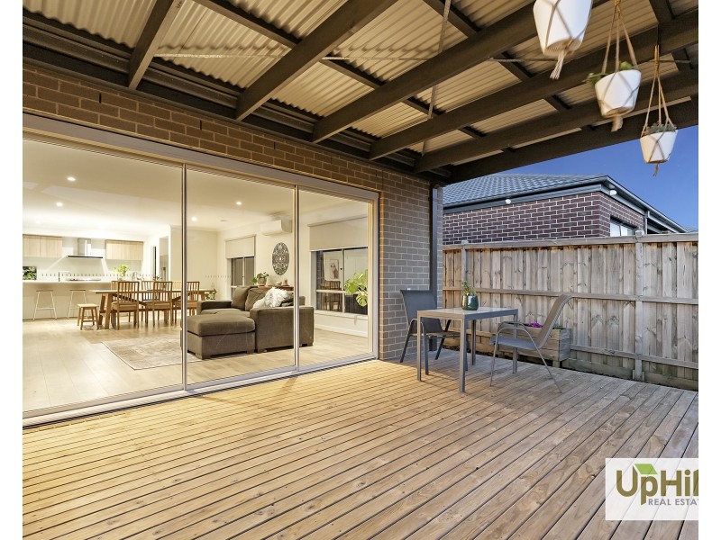30 Shulze Drive, Clyde North VIC 3978