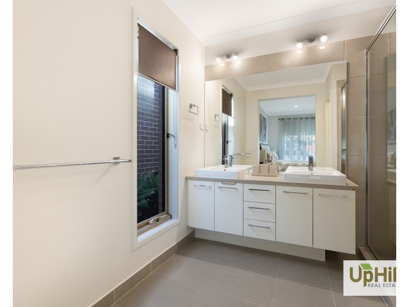 Clyde North VIC 3978