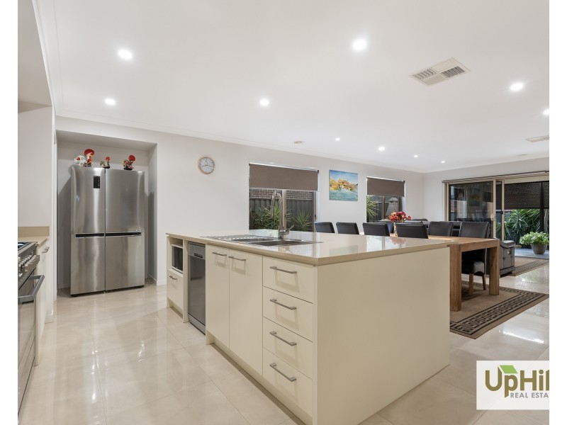 Clyde North VIC 3978