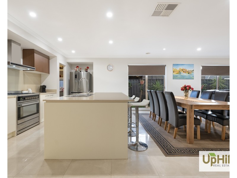 Clyde North VIC 3978