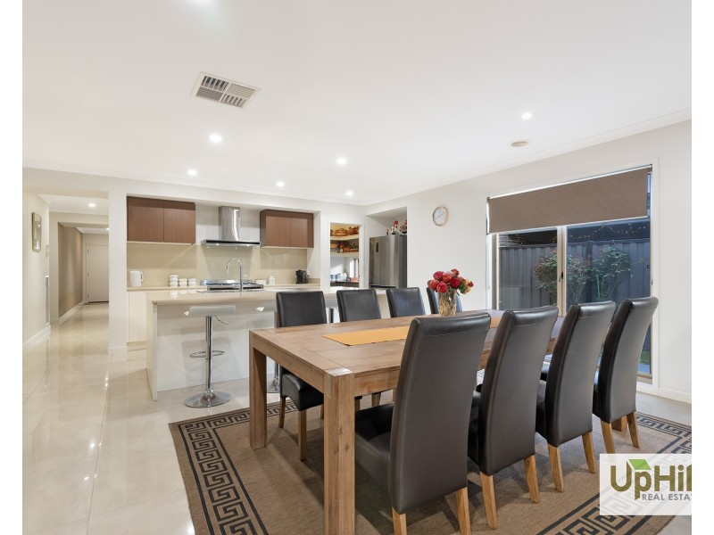 Clyde North VIC 3978