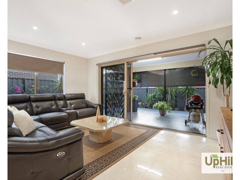 Clyde North VIC 3978