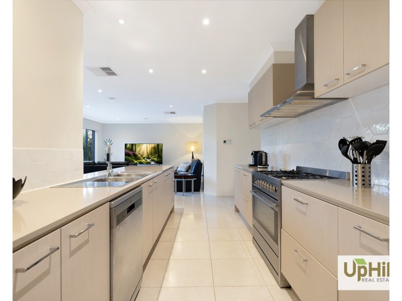 51 Deoro Parade, Clyde North VIC 3978