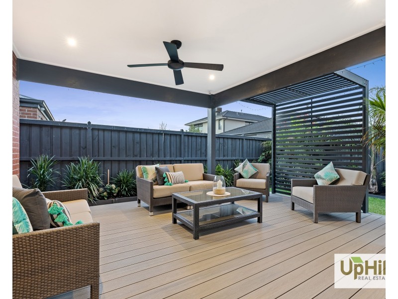 51 Deoro Parade, Clyde North VIC 3978