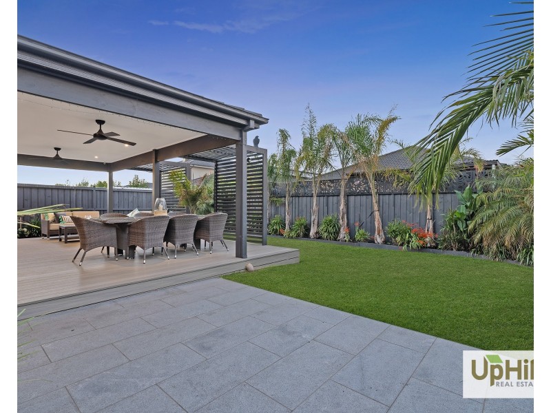 51 Deoro Parade, Clyde North VIC 3978